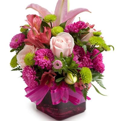 Flower arrangement, perfect for birthday, Mother's Day, wedding or anniversary.
